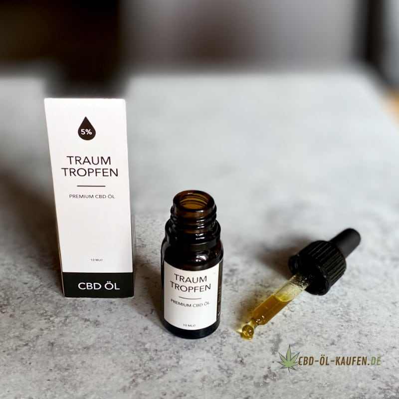 Das Traumtropfen CBD Öl mit Flaschen und Pipette Traumtropfen CBD Test